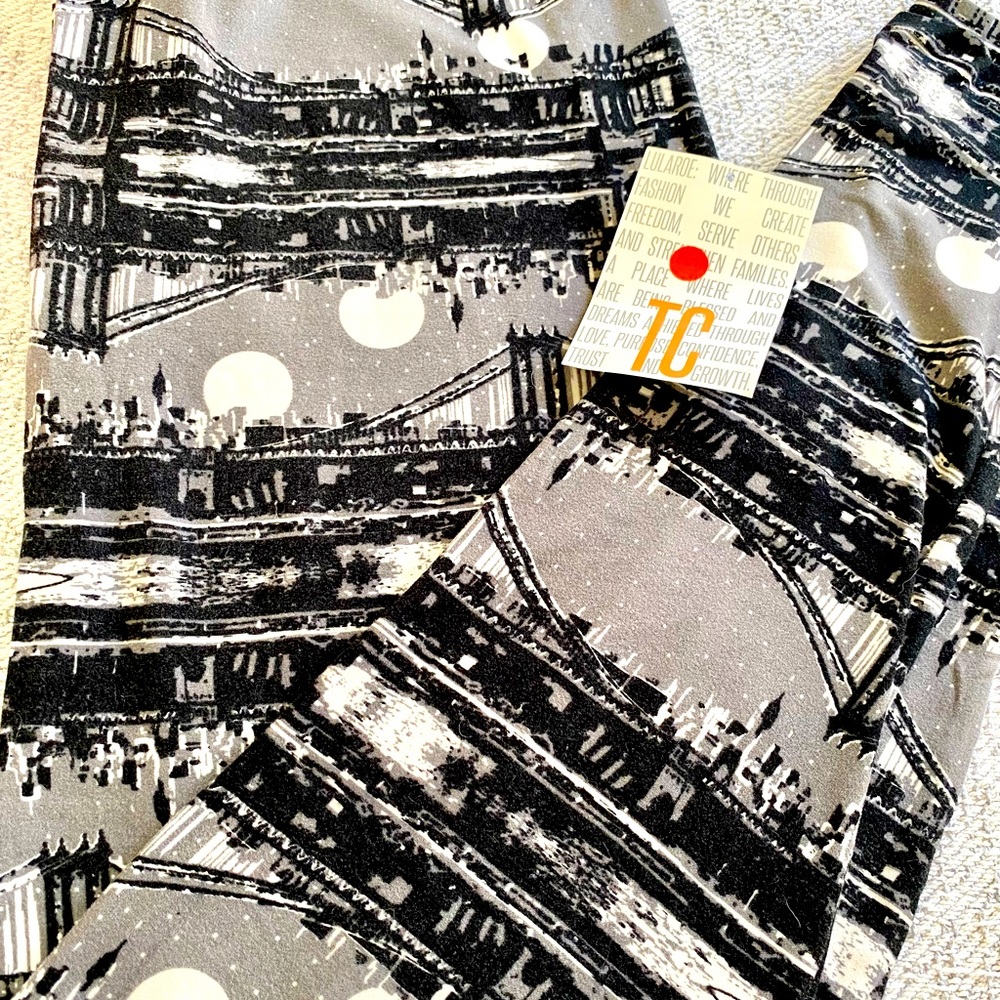 LulaRoe TC City Bridge Scene leggings
